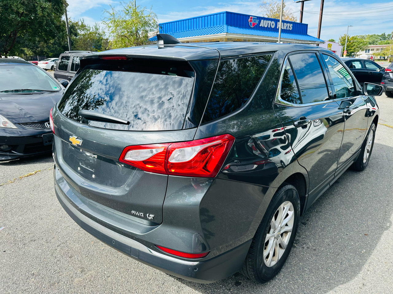 Used 2020 Chevrolet Equinox LT w/ Driver Convenience Package image 6