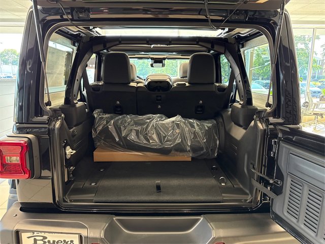 New 2025 Jeep Wrangler Unlimited Rubicon 392 image 30