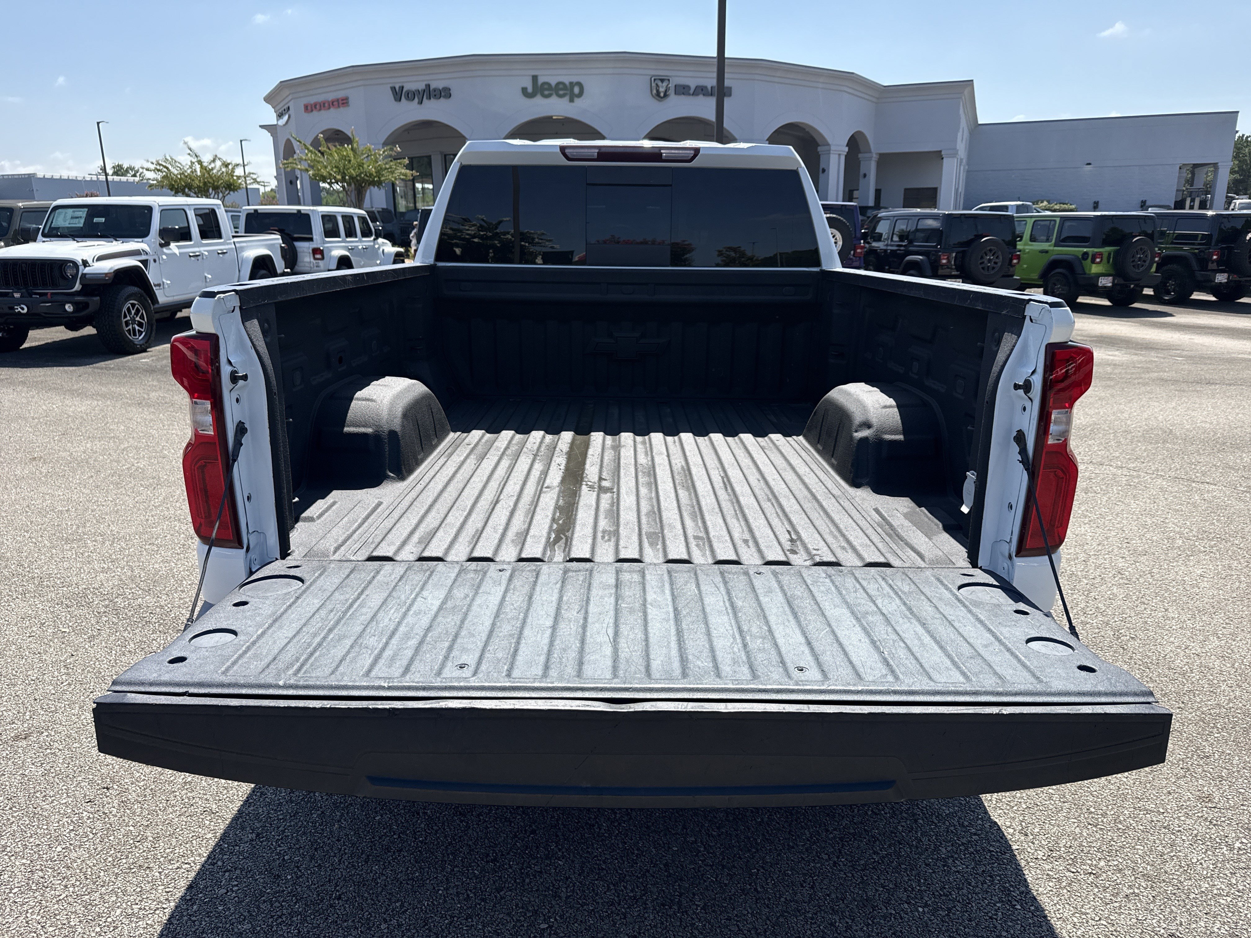 Used 2024 Chevrolet Silverado 1500 LTZ AWD/4WD image 18