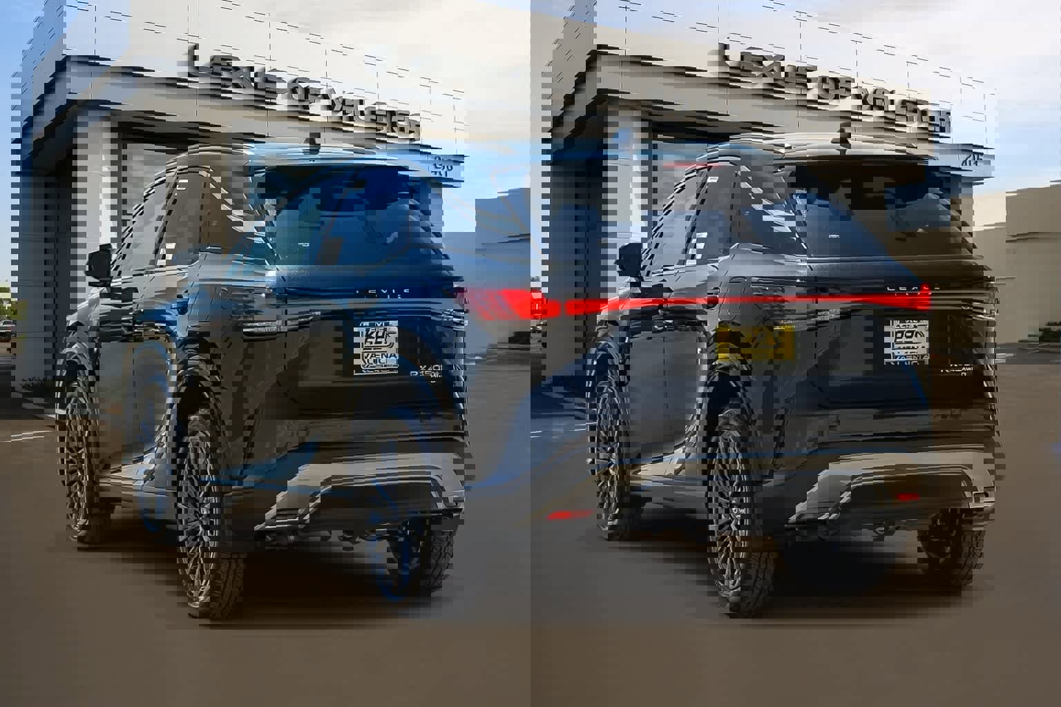 New 2026 Lexus RX 450h AWD image 4