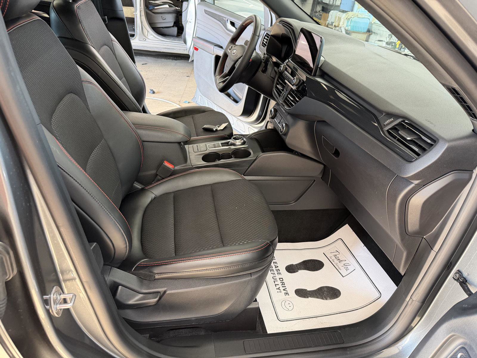 Used 2025 Ford Escape ST-Line w/ Cold Weather Package image 26