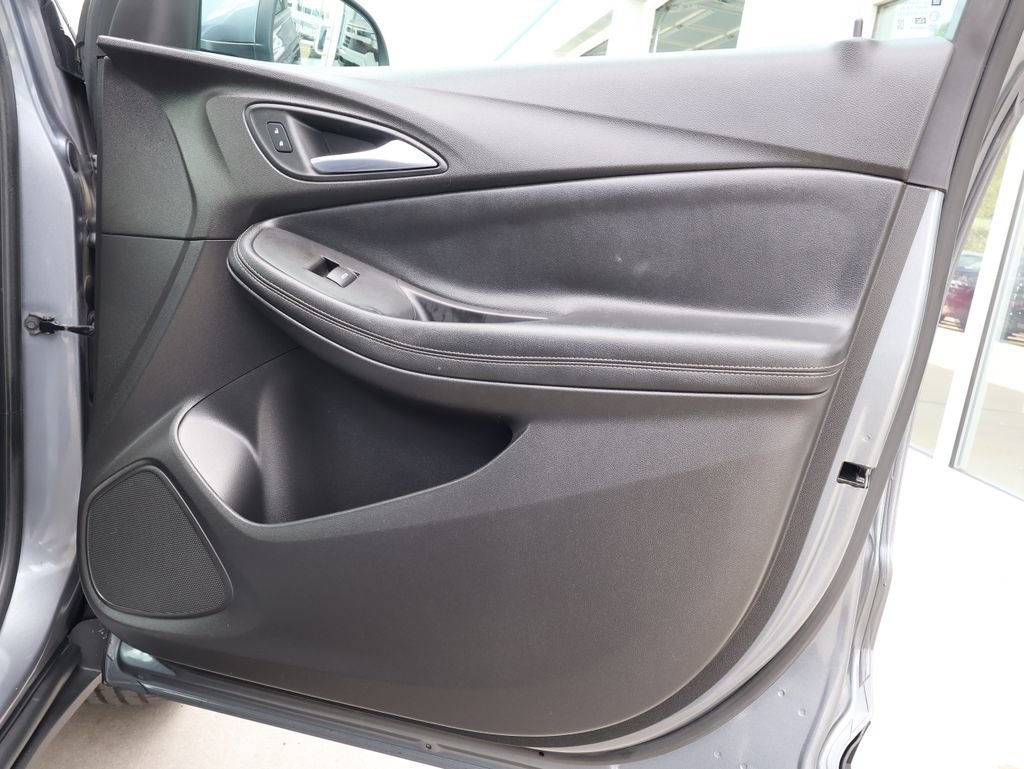 Used 2021 Buick Encore GX Preferred w/ Cold Weather Comfort Package image 29