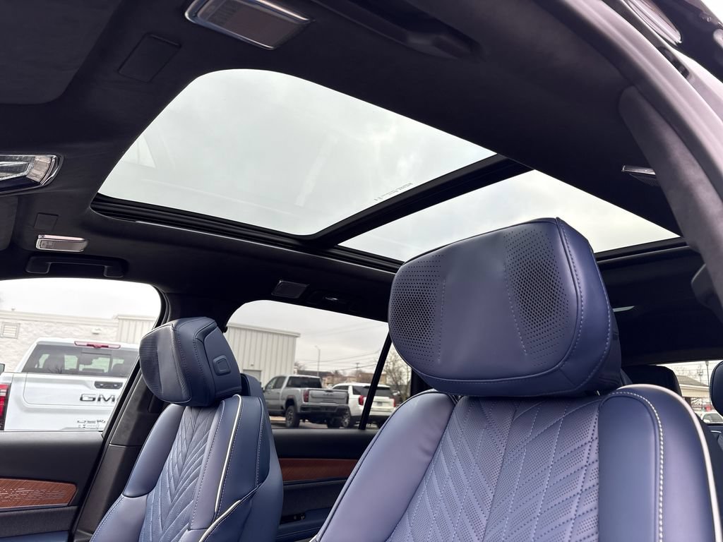New 2026 Cadillac Vistiq Premium Luxury w/ LPO, Floor Liner Package AWD/4WD image 16
