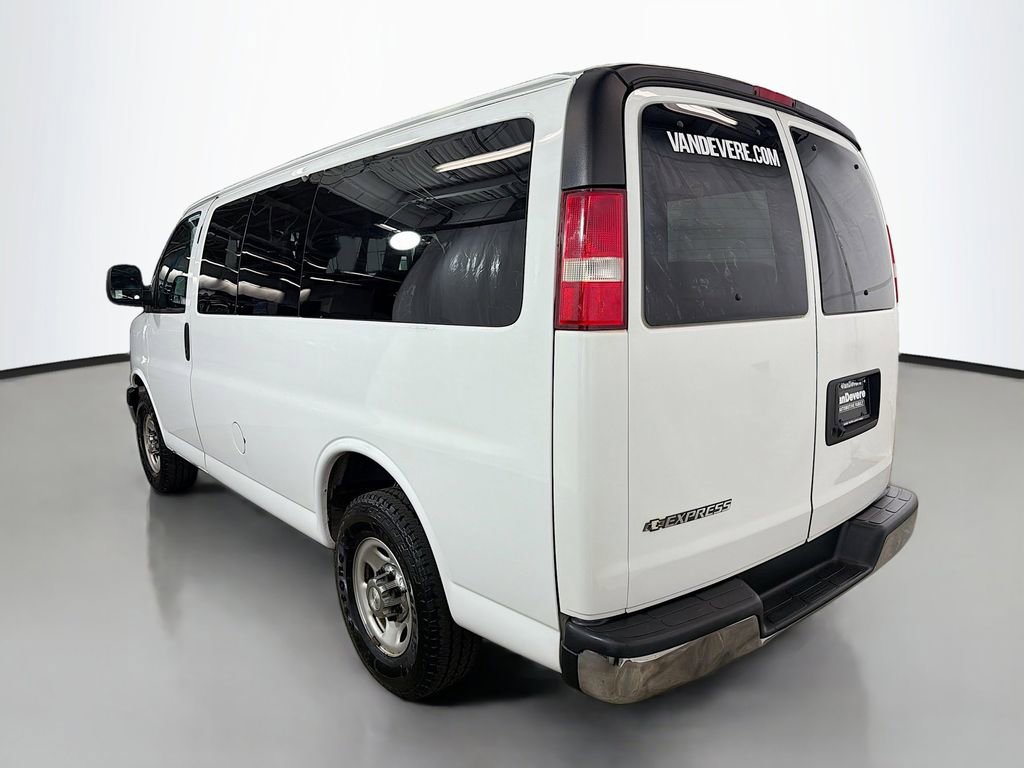 Used 2018 Chevrolet Express 3500 LT w/ LT Preferred Equipment Group RWD image 8
