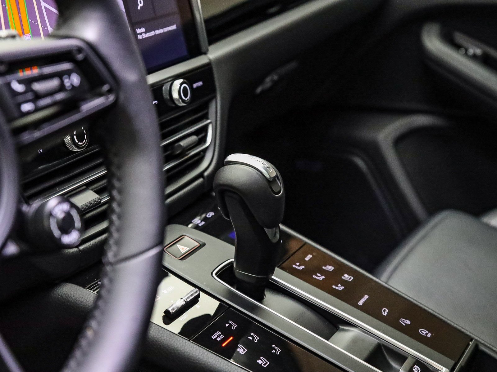 Certified 2025 Porsche Macan Turbo AWD/4WD image 27