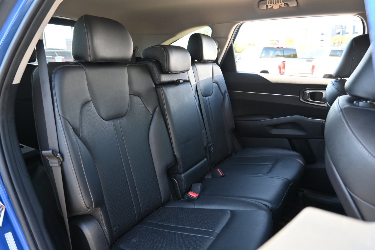 Used 2022 Kia Sorento S FWD image 25
