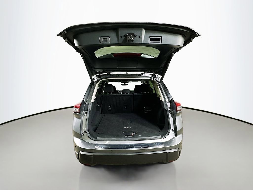 Used 2024 Nissan Rogue SV image 34