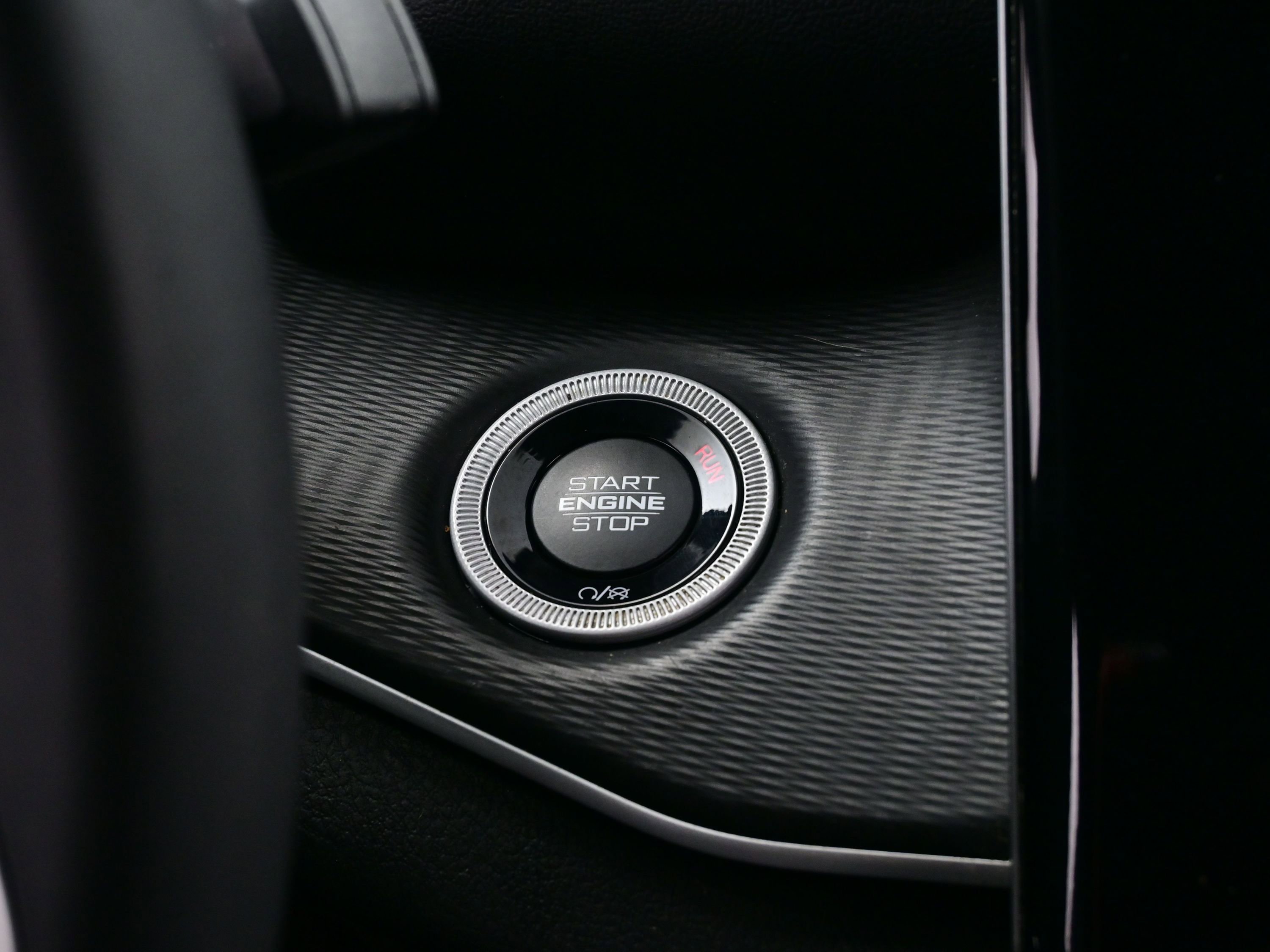 Used 2023 Jeep Grand Cherokee L Laredo image 23