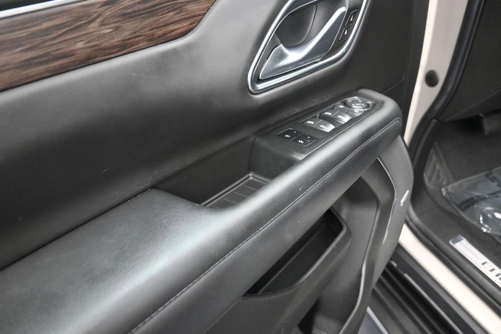Used 2022 Chevrolet Tahoe LT w/ Luxury Package RWD image 10