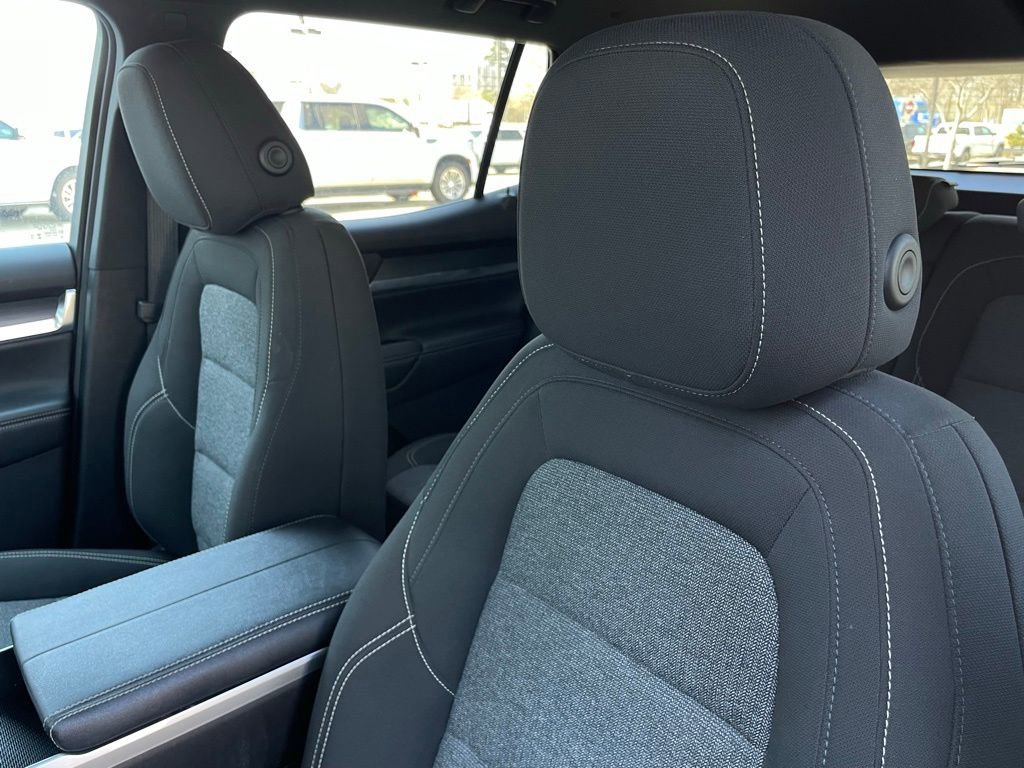 Used 2025 GMC Terrain Elevation image 24