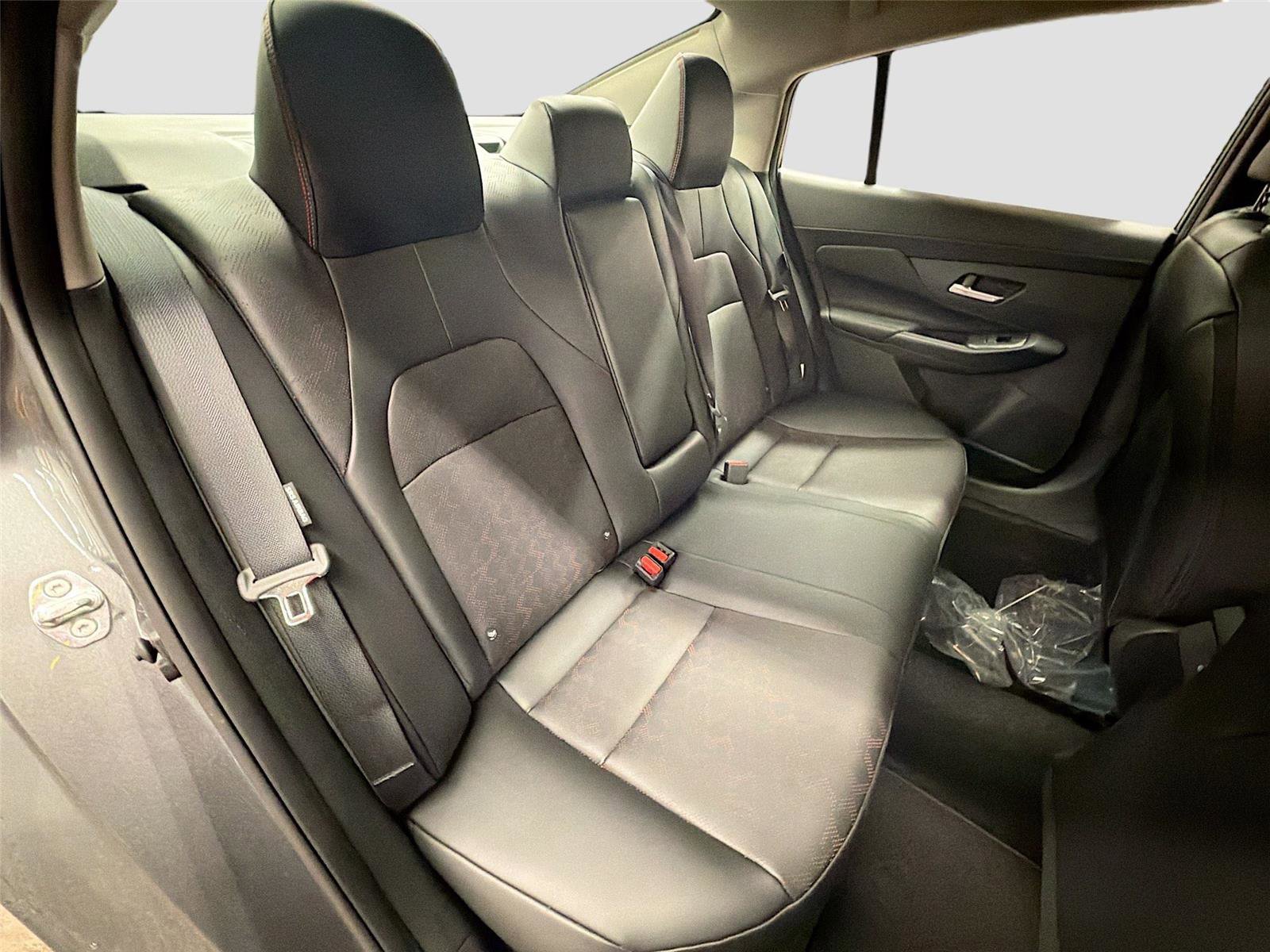 New 2026 Nissan Sentra SR w/ SR Premium Package FWD image 27