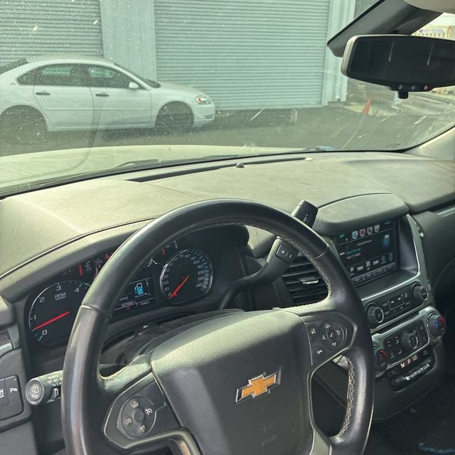 Used 2020 Chevrolet Suburban LS RWD image 4
