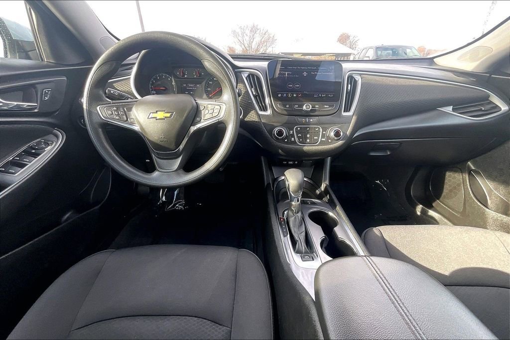 Used 2024 Chevrolet Malibu LT image 9