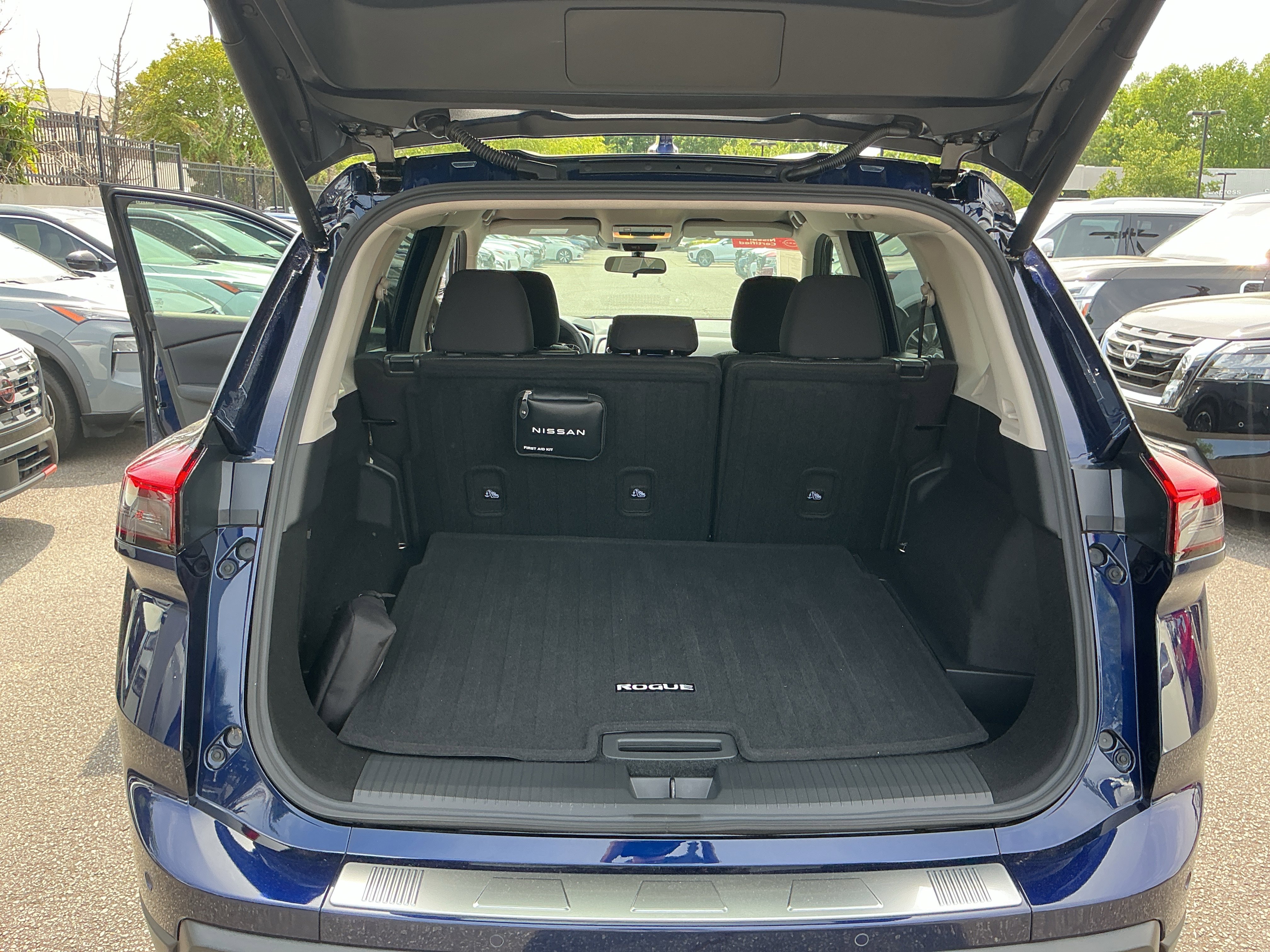 Certified 2026 Nissan Rogue SV FWD image 24