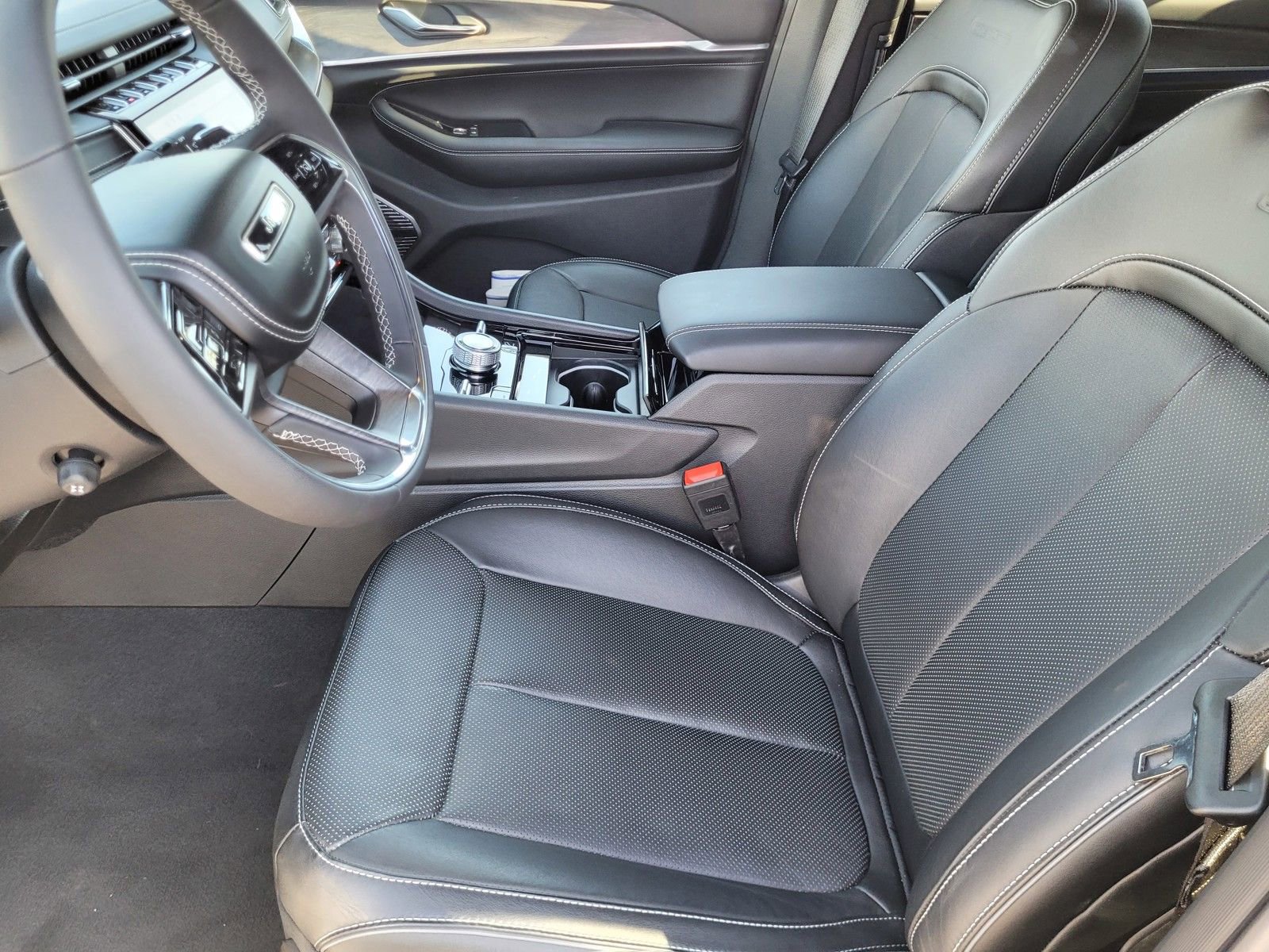 New 2024 Jeep Grand Cherokee L Overland w/ Trailer Tow Package image 12