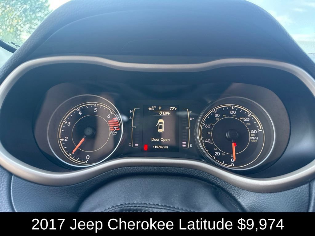 Used 2017 Jeep Cherokee Latitude FWD image 24