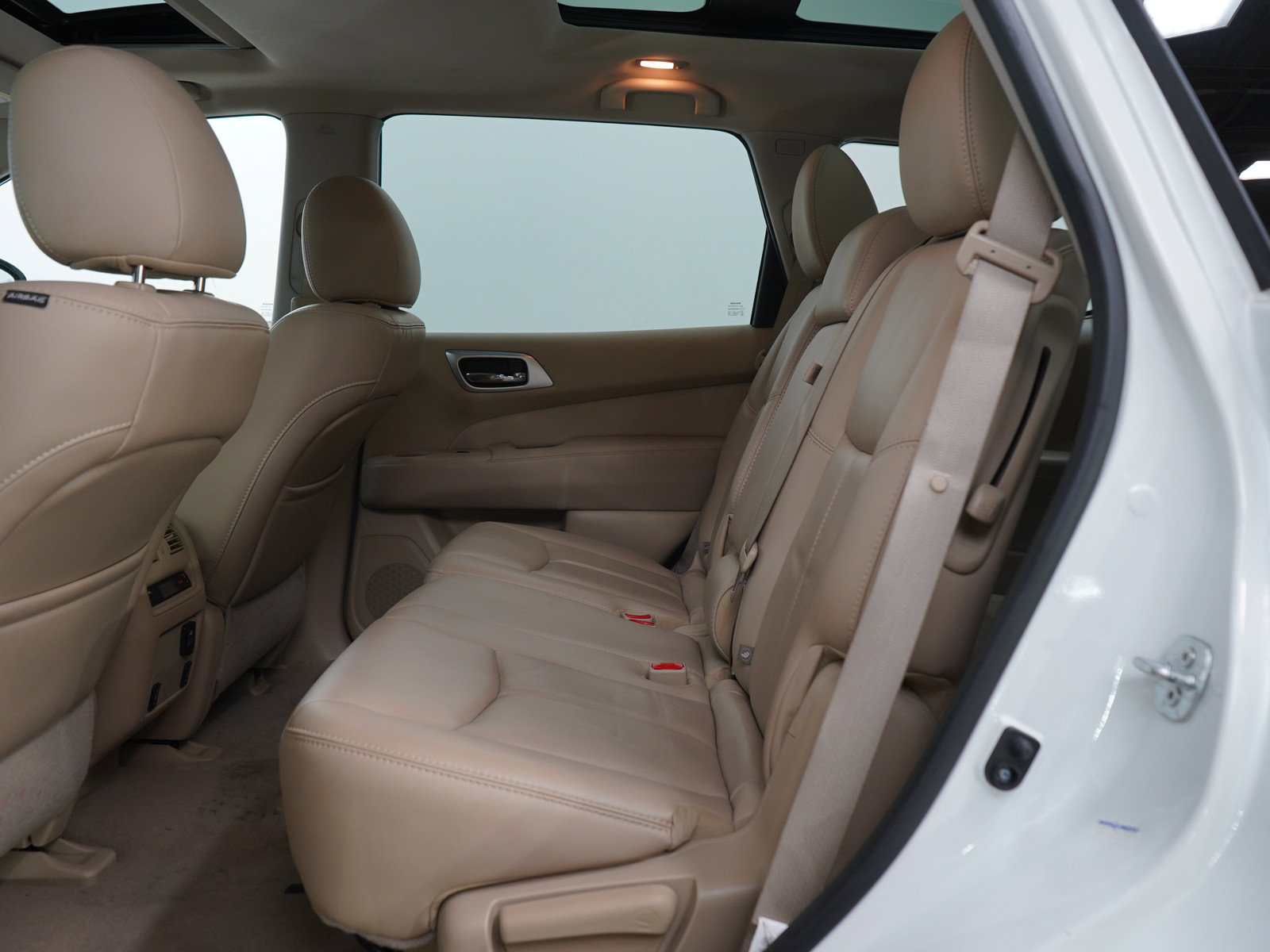 Used 2014 Nissan Pathfinder SL w/ SL Premium Package AWD/4WD image 22