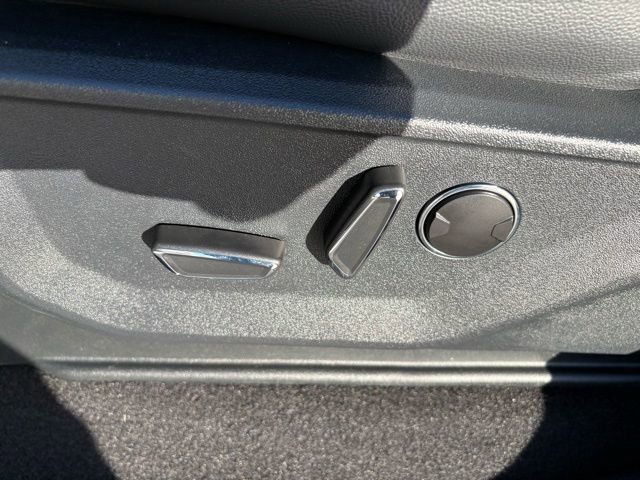 Used 2025 Ford F150 Lariat w/ Equipment Group 502A High image 23