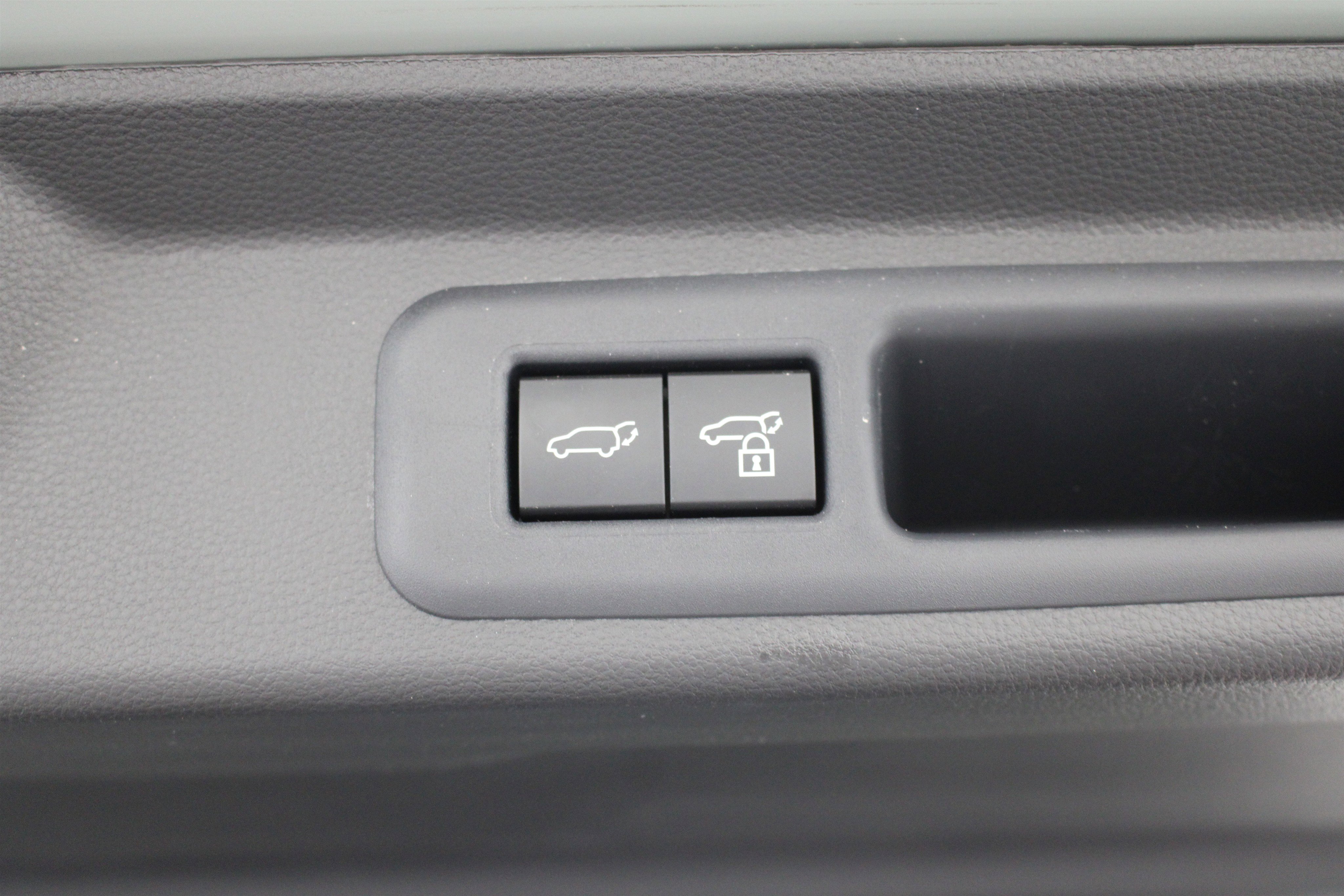 Used 2026 Toyota Sequoia Platinum image 33