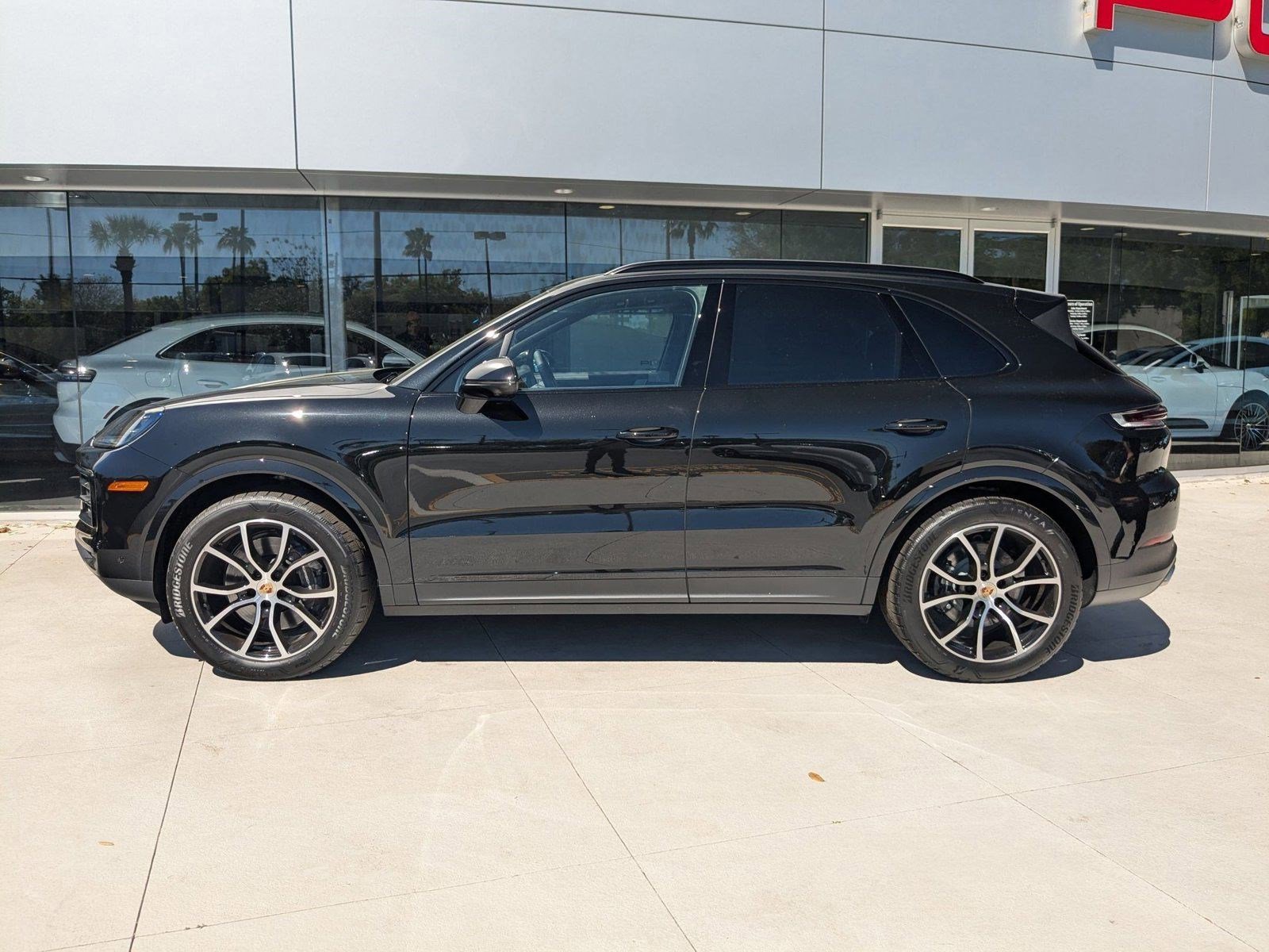 Certified 2025 Porsche Cayenne image 2