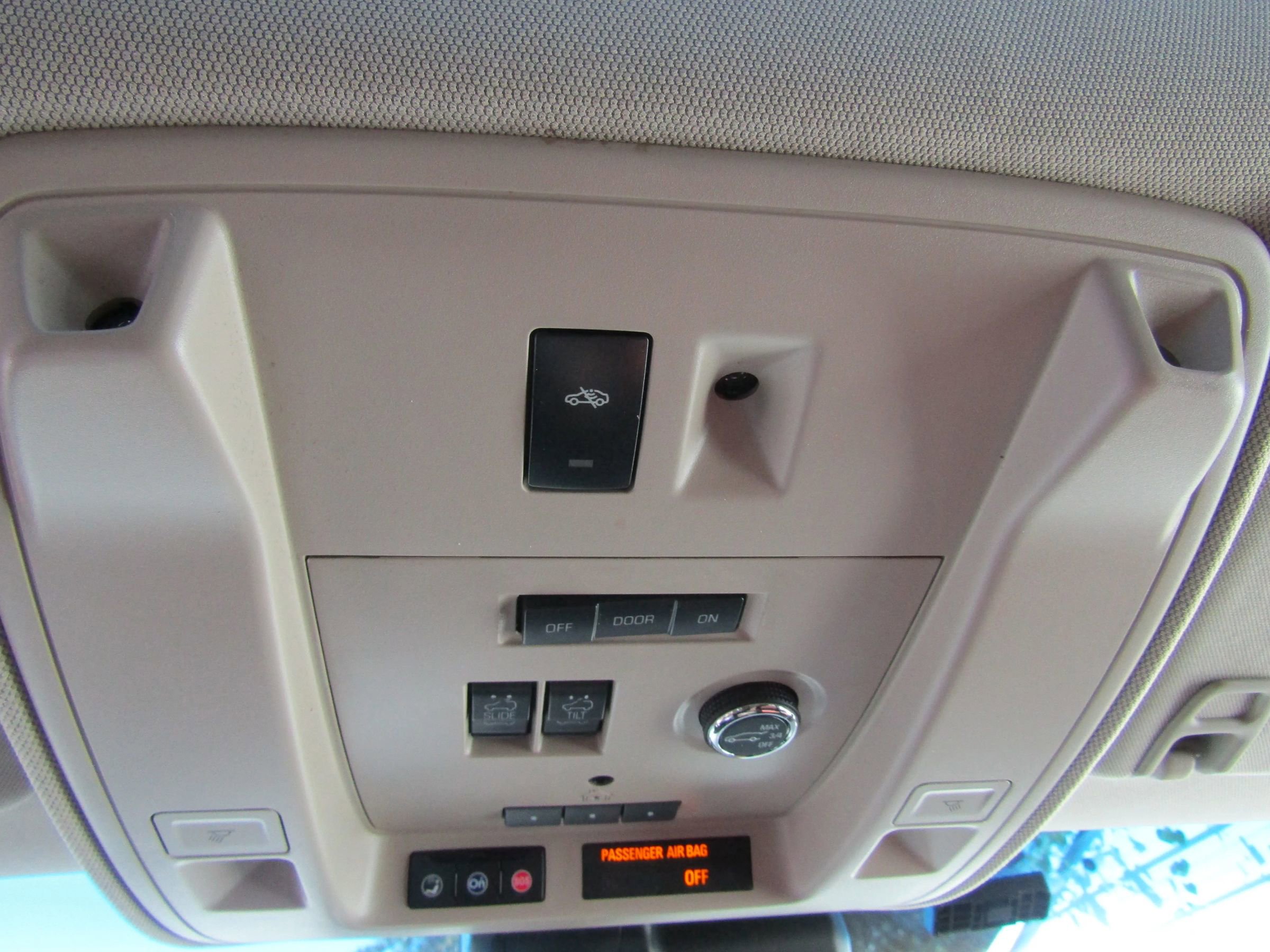 Used 2017 Cadillac Escalade Premium Luxury image 38