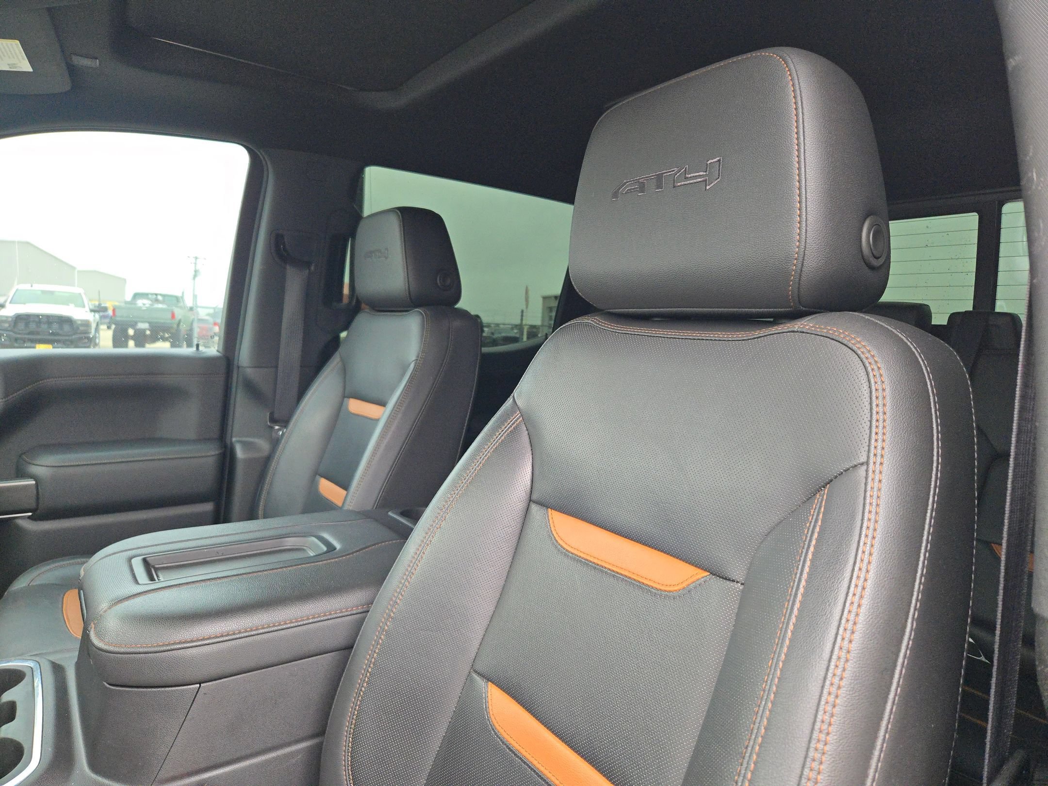 Used 2021 GMC Sierra 1500 AT4 w/ AT4 Value Package AWD/4WD image 9
