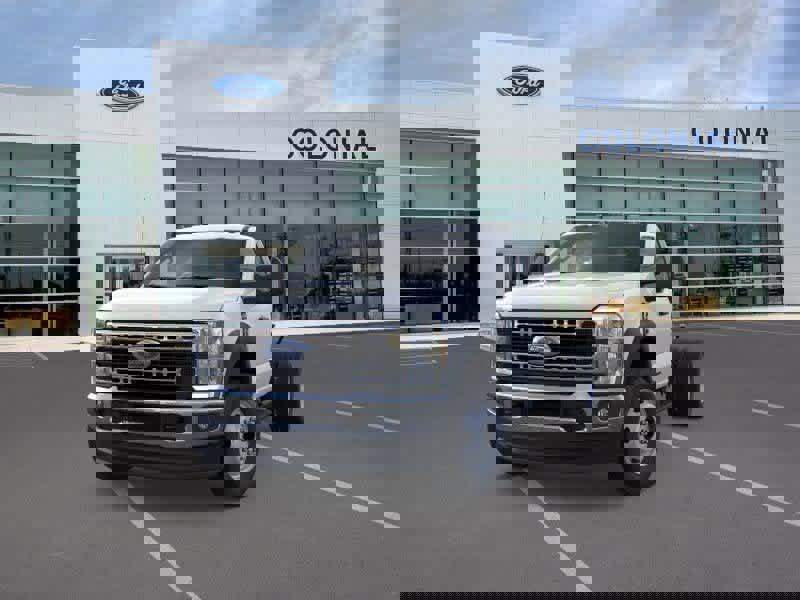 New 2026 Ford F550 image 2