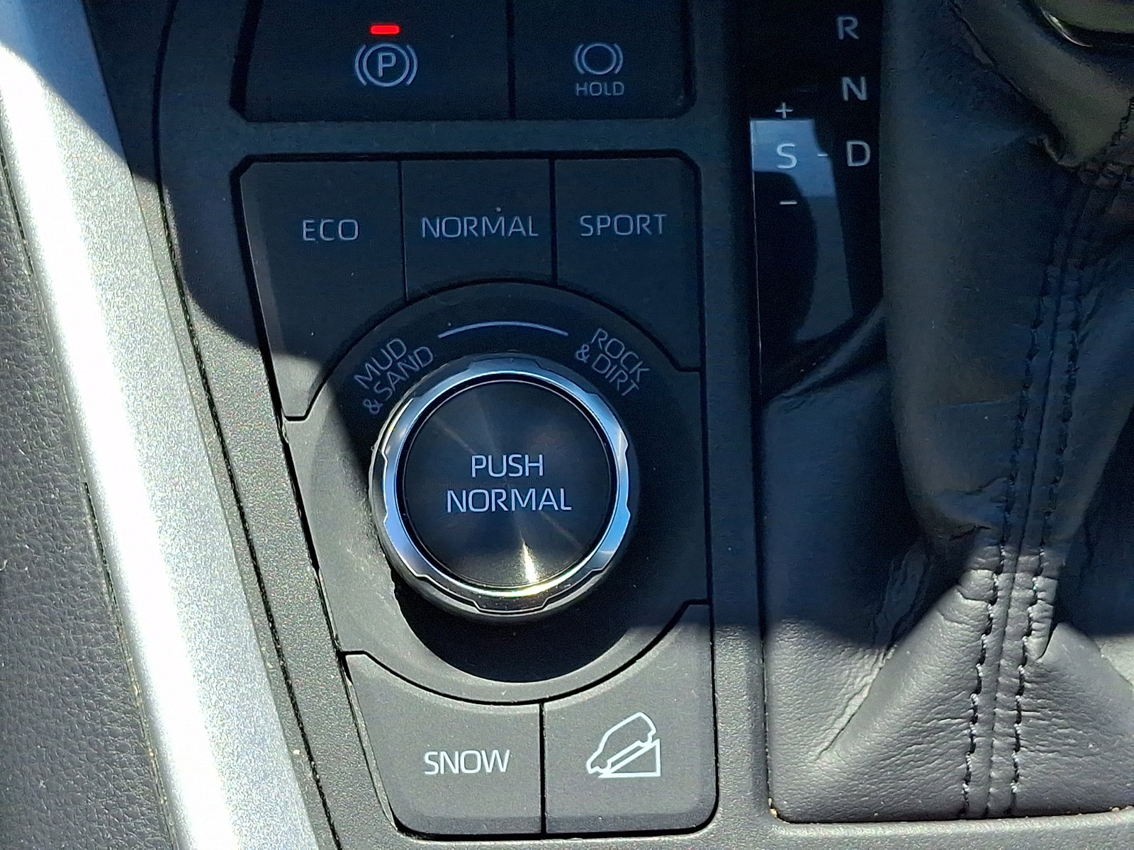 Used 2024 Toyota RAV4 Adventure image 24