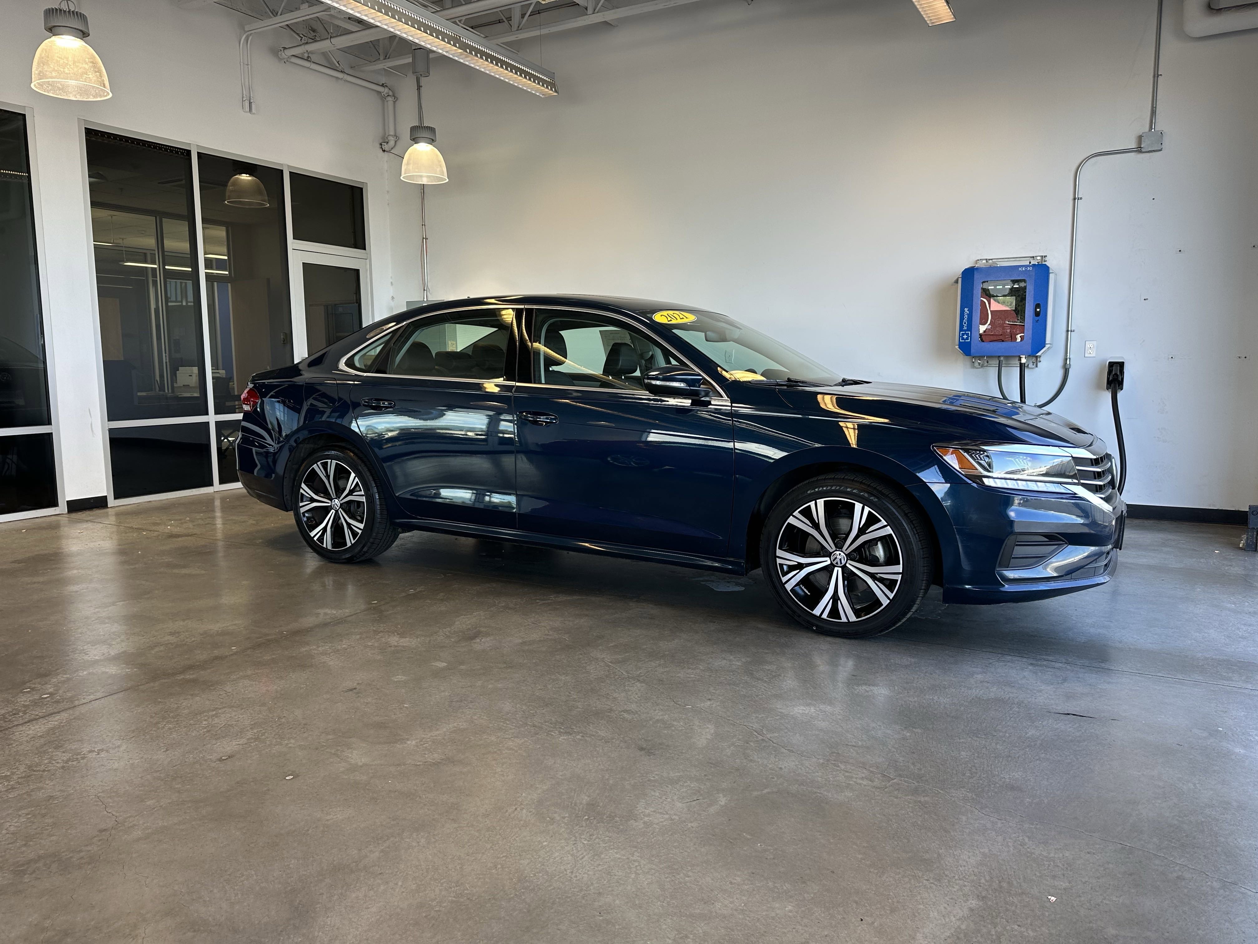 Used 2021 Volkswagen Passat 2.0T SE