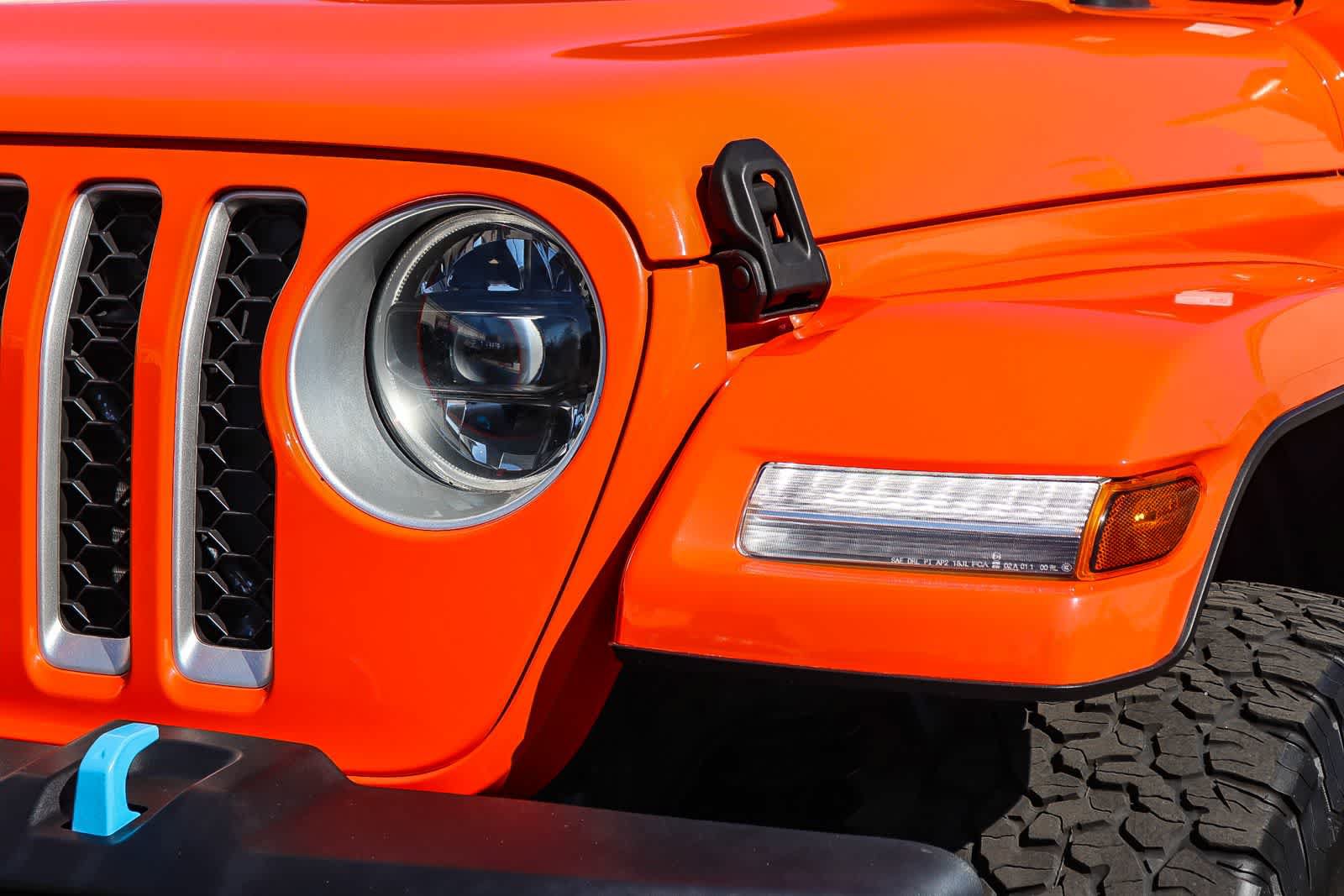 Used 2023 Jeep Wrangler Unlimited Sahara AWD/4WD image 8