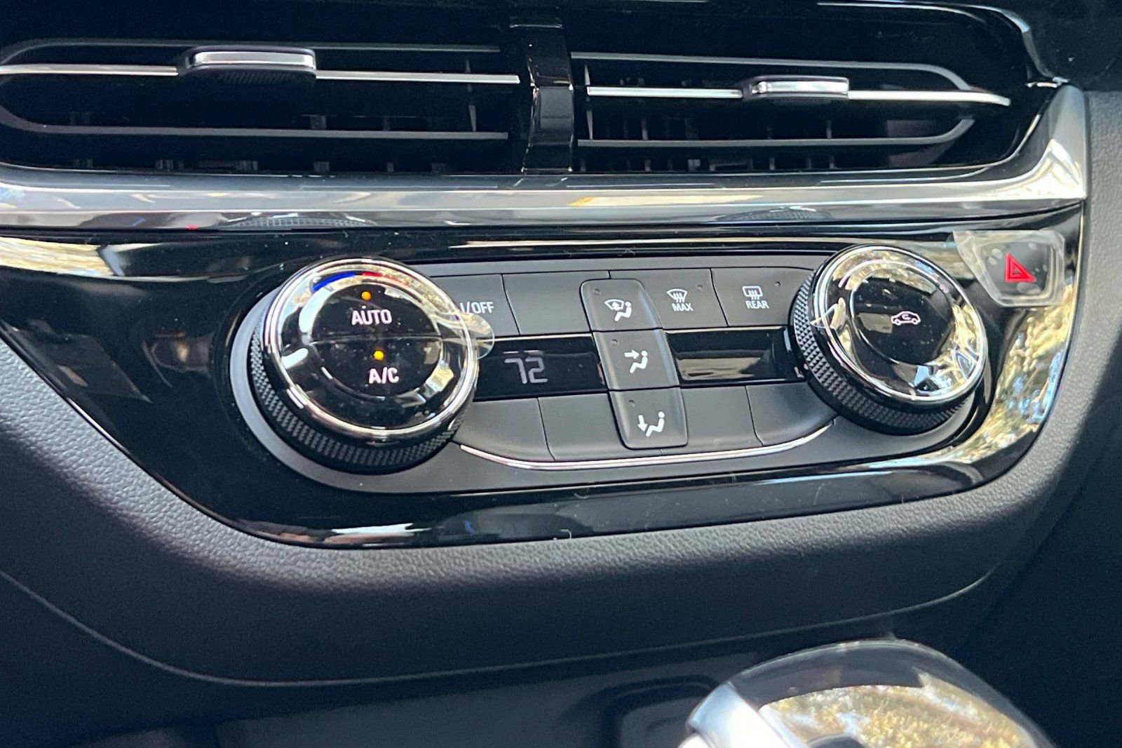 New 2026 Buick Envista Sport Touring w/ Advanced Safety Package image 19
