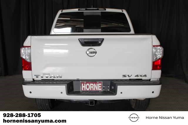 Used 2022 Nissan Titan SV image 14