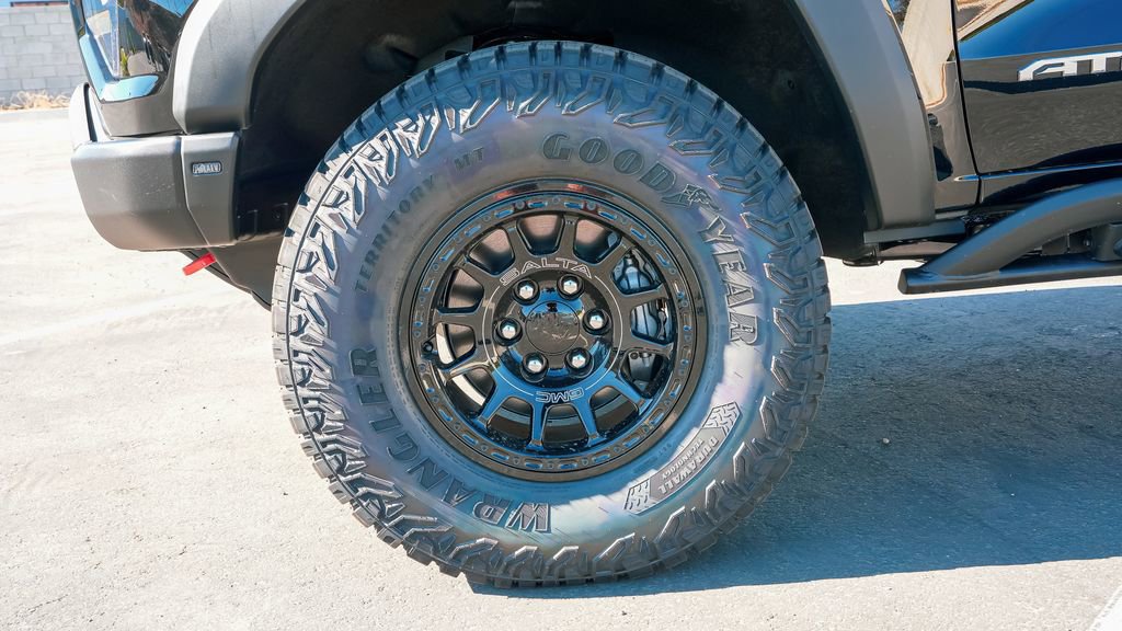 Used 2024 GMC Canyon AT4X w/ AT4X AEV Edition image 12