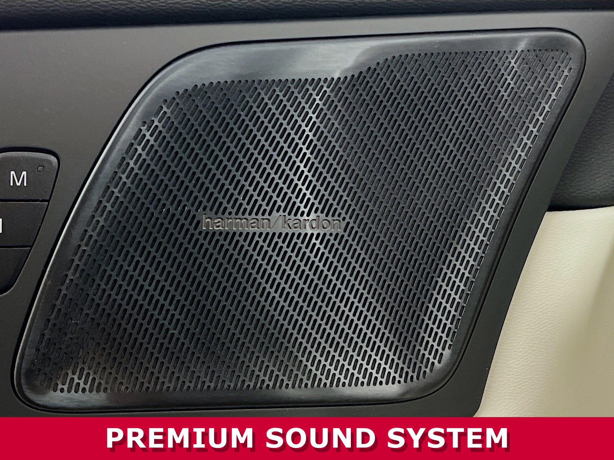 Used 2025 Volvo XC60 T8 Plus w/ Protection Package Premier image 22