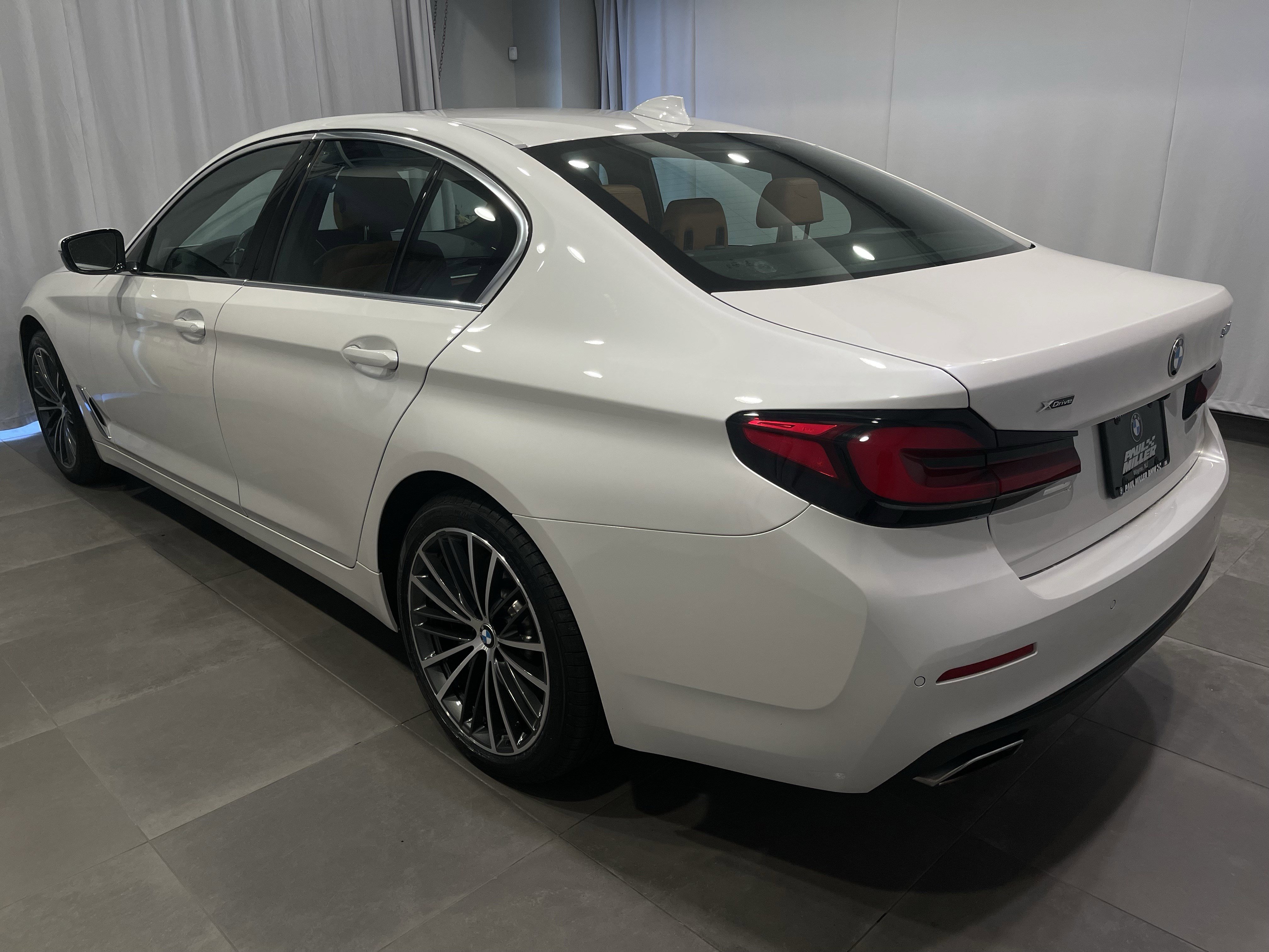 Certified 2023 BMW 540i xDrive w/ Premium Package image 4