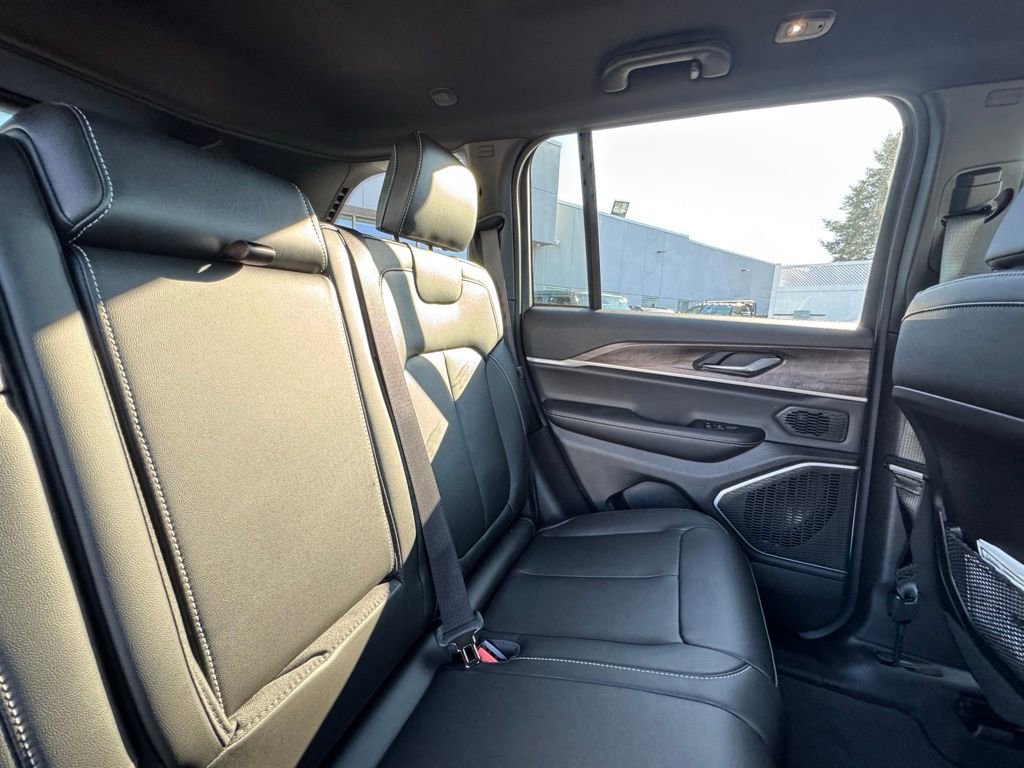 New 2026 Jeep Grand Cherokee Limited w/ Limited Altitude Package image 23