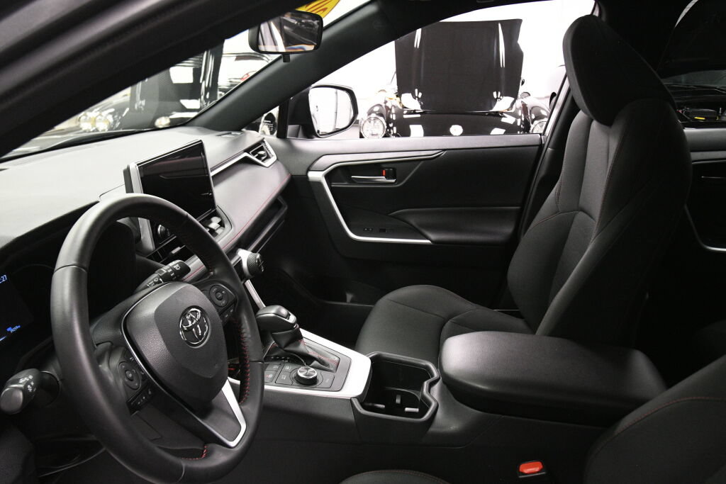Used 2023 Toyota RAV4 SE w/ Weather & Moonroof Package AWD/4WD image 21
