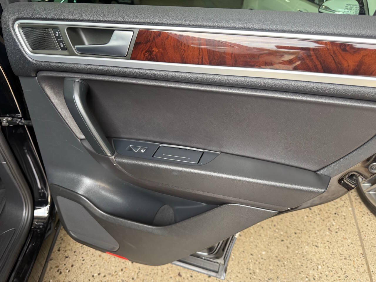 Used 2012 Volkswagen Touareg VR6 AWD/4WD image 19