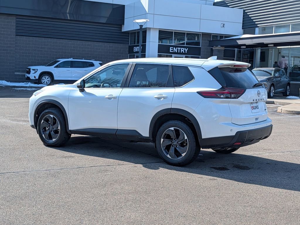 Used 2025 Nissan Rogue SV AWD/4WD image 5