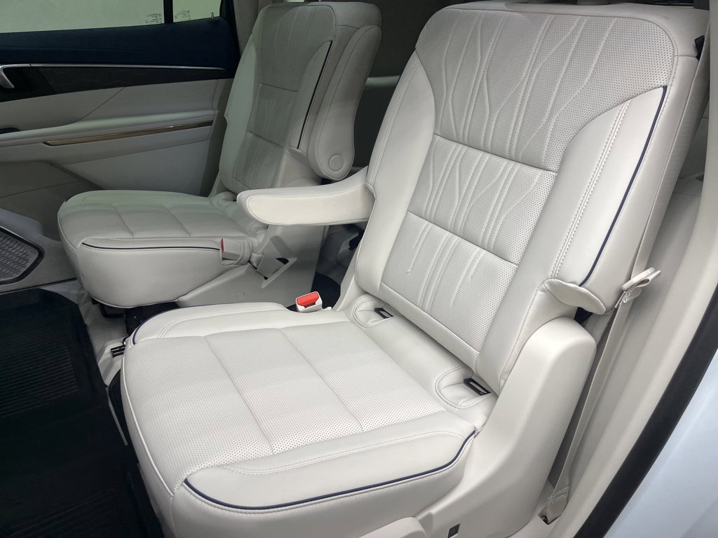 New 2026 Buick Enclave Avenir w/ Super Cruise Package AWD/4WD image 6