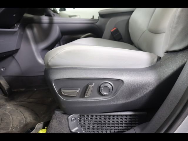 Used 2024 Toyota Sienna XLE w/ XLE Plus Package AWD/4WD image 20