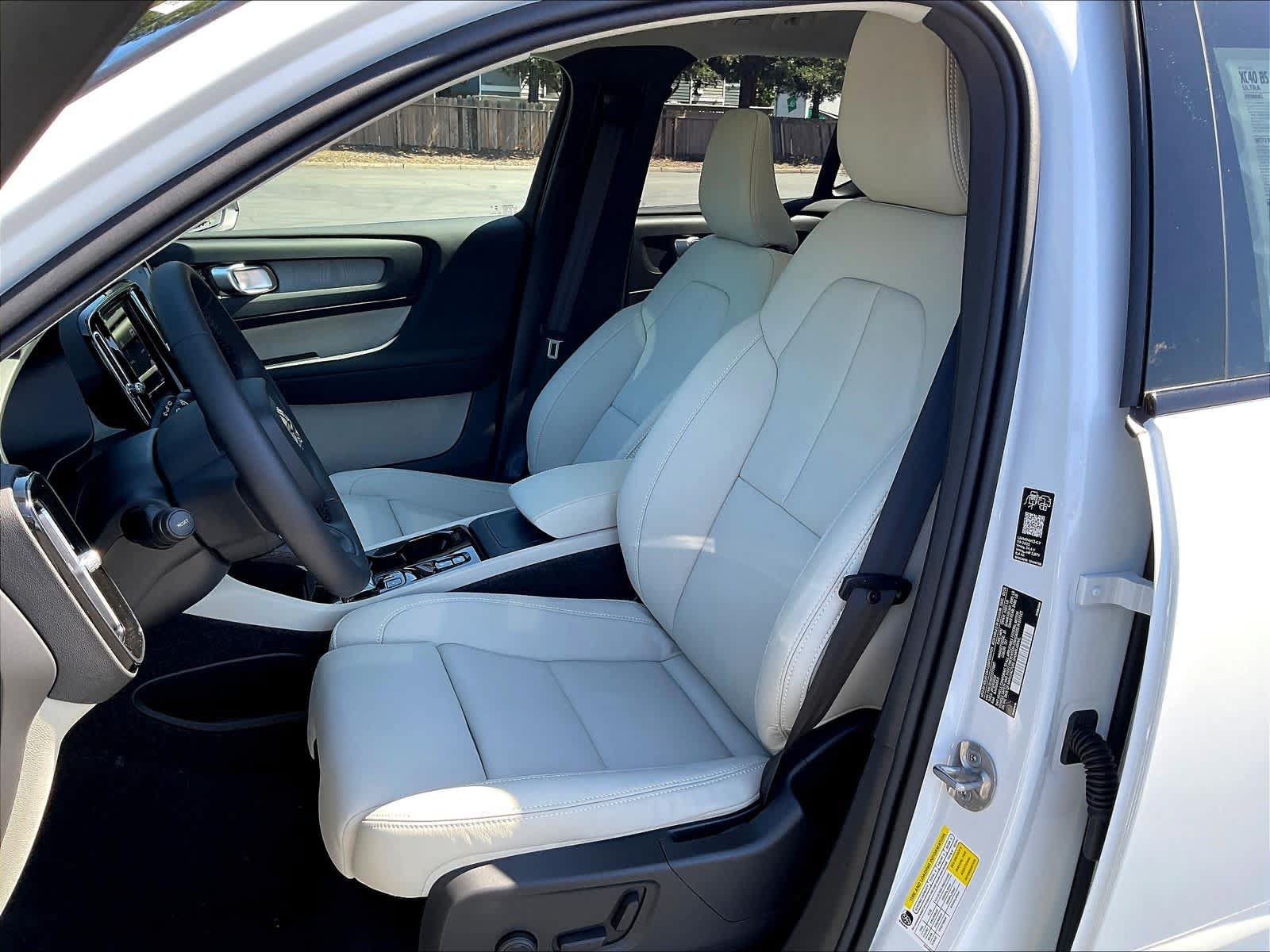 New 2026 Volvo XC40 B5 Ultra w/ Climate Package AWD/4WD image 11