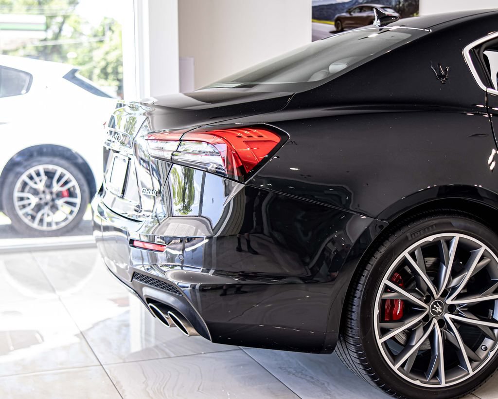 Used 2023 Maserati Ghibli Modena Q4 AWD/4WD image 12