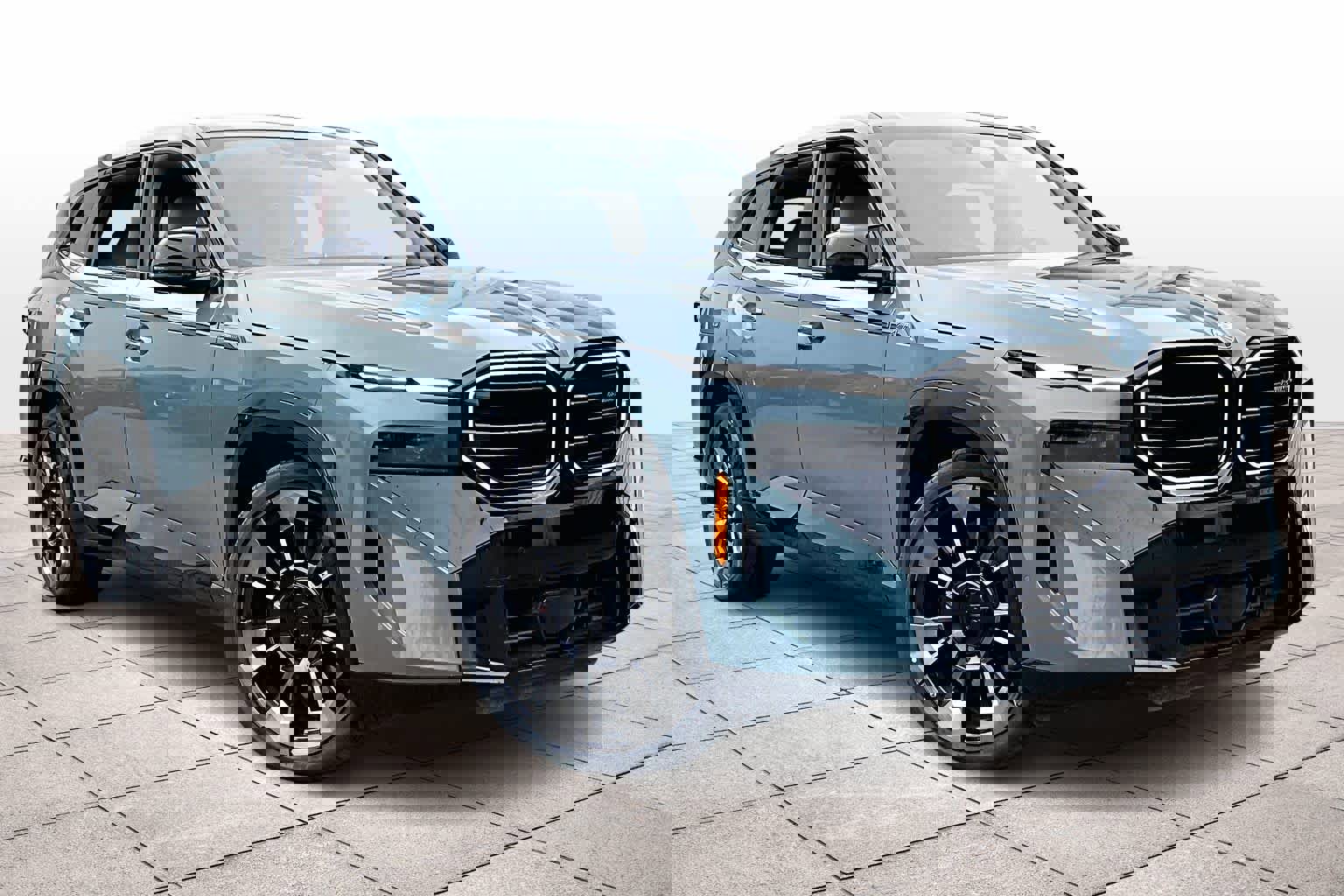 Used 2024 BMW XM w/ M Driver's Package image 2