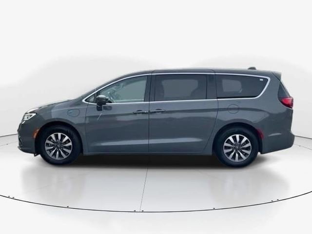 Used 2022 Chrysler Pacifica Touring-L image 6
