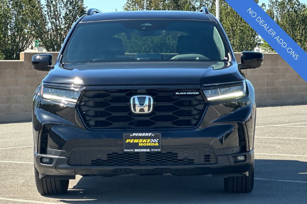Certified 2025 Honda Pilot Black Edition image 9