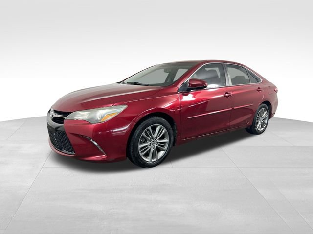 Used 2015 Toyota Camry SE image 2