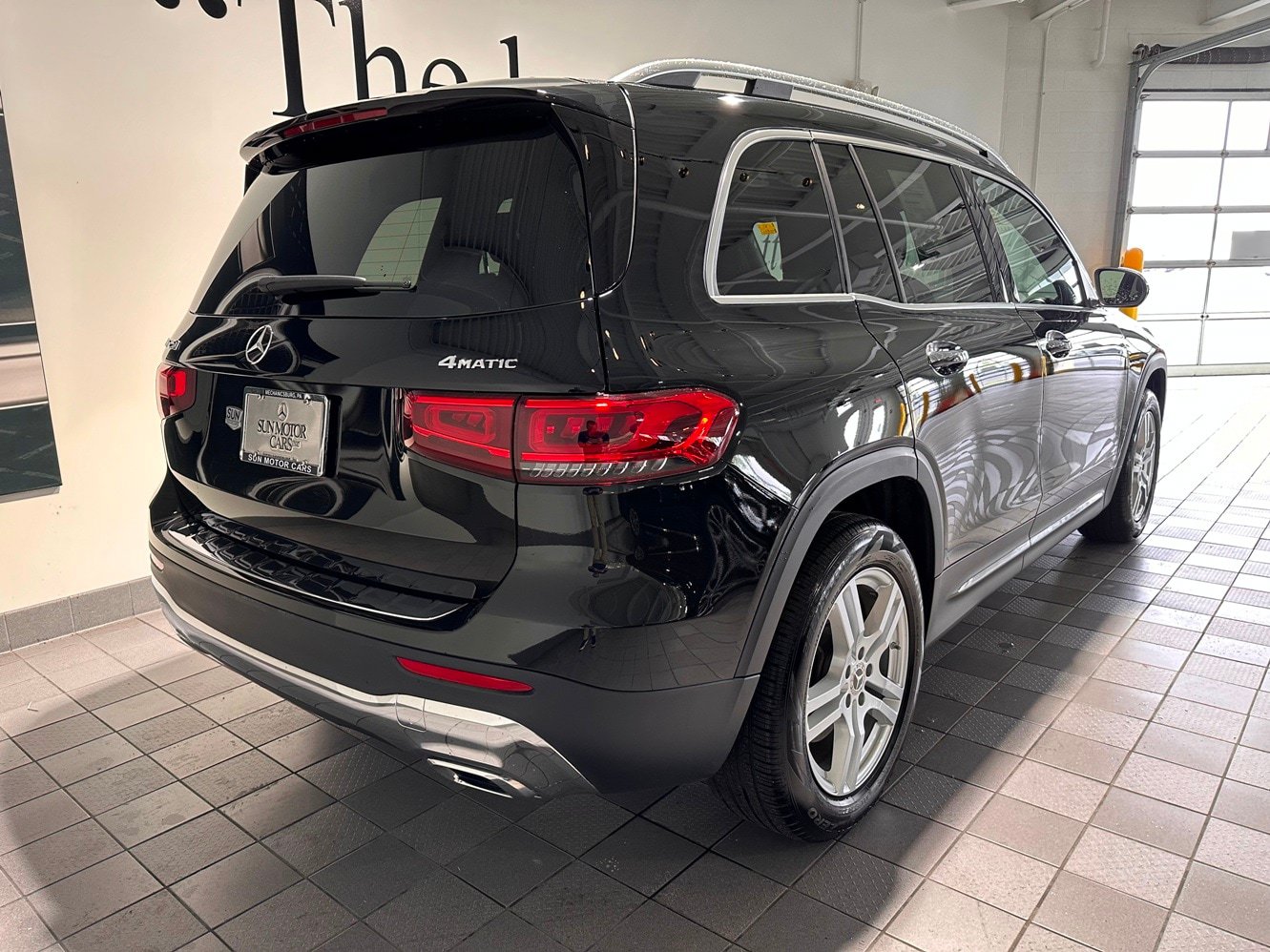 Used 2023 Mercedes-Benz GLB 250 4MATIC image 4