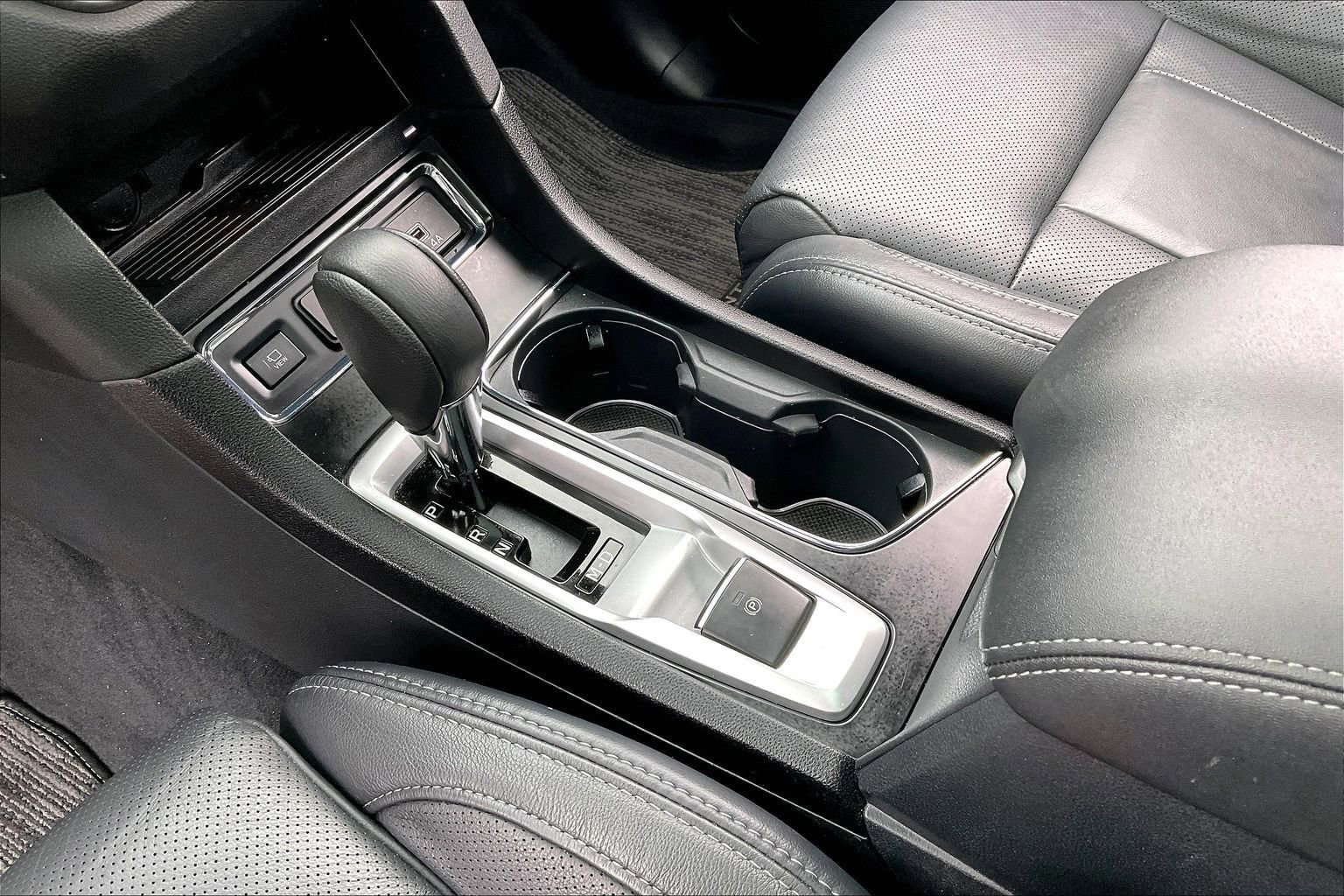 Used 2024 Subaru Ascent Limited w/ Technology Package image 13