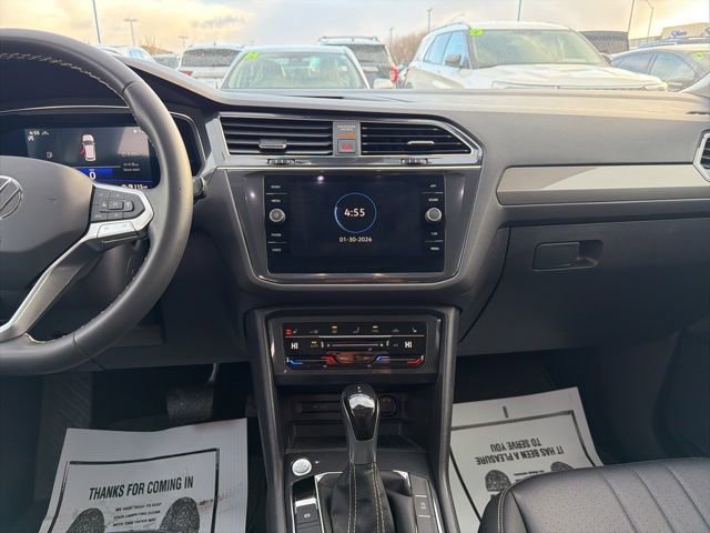 Used 2023 Volkswagen Tiguan SE image 16